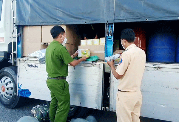 Phát hiện nhiều vụ vận chuyển hàng hóa nhập lập, không rõ nguồn gốc tại An Giang 